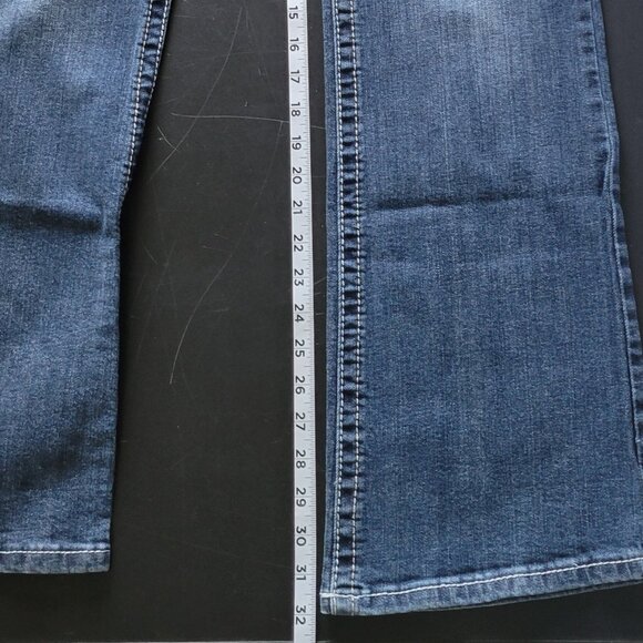 NWOT Maurices Women’s Jeans, Size 11/12, Curvy Fit, Denim, Cute Back Pocket, - Picture 7 of 8